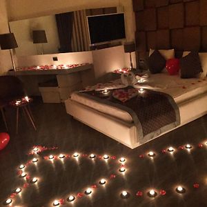 Suite met een King Size Bed voor Pasgetrouwden